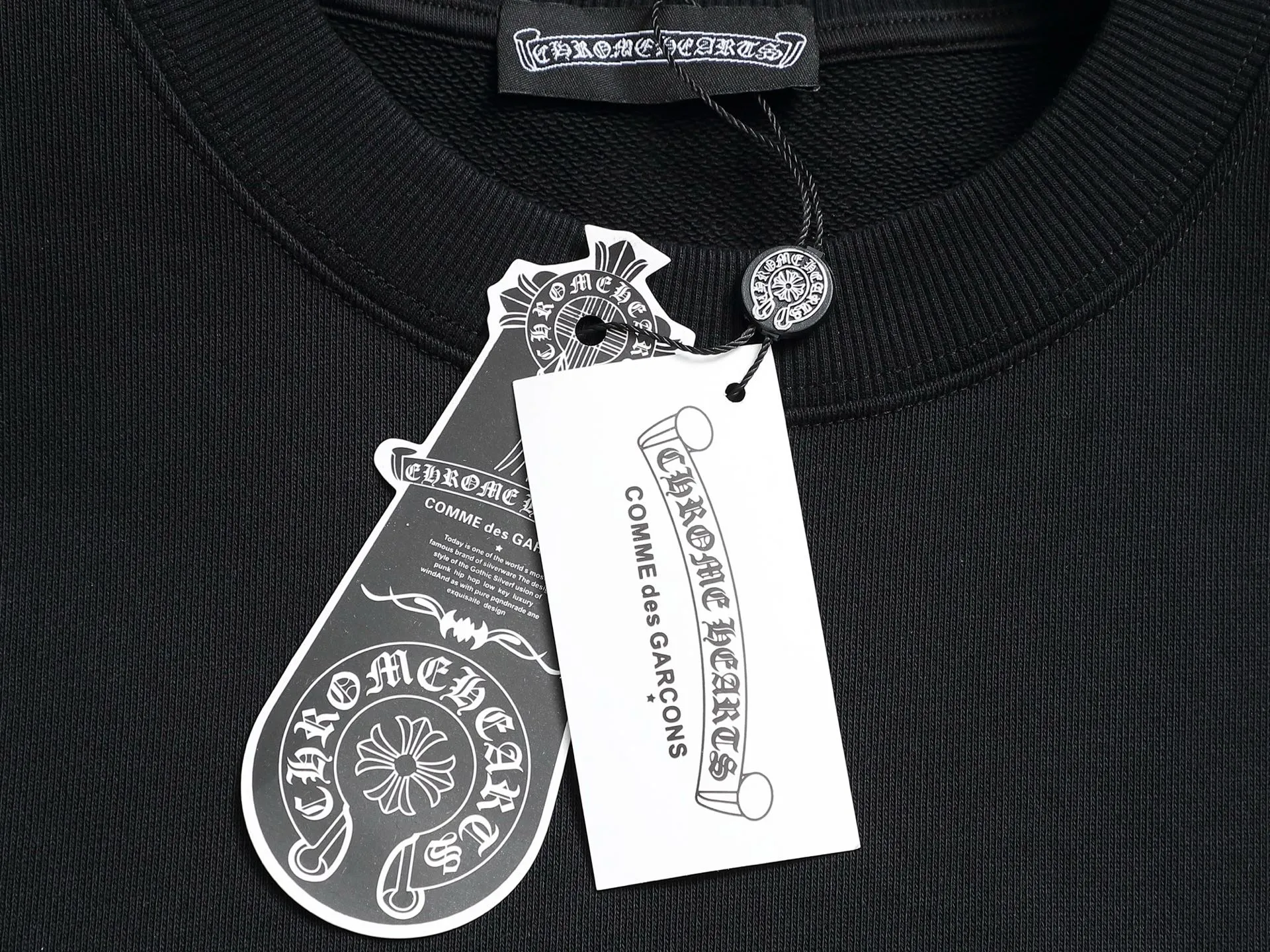 P250 Chrome hearts ch Chrome hearts cross horseshoe LOGO round-neck sweatshirt with thousands of needle embroidery crafts. Large version. Loose and stylish. The difference is the low version, the slim version, the upper body and the crotch. 100% commitment: top quality, not fast food. The highest version on the market. Top quality, 450 grams. 26 custom-dyed double yarn cotton, the same style for men and women, complete with three standards. Color: Black White Size: SMLXL